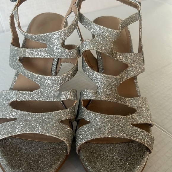 Naturalizer Silver Glitter Sparkle Dianna Heeled Sandal, size 7 @ - Picture 4 of 7